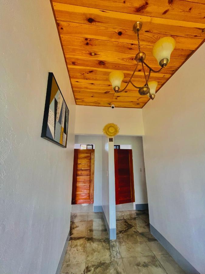 מואלבואל Momo Hostel מראה חיצוני תמונה